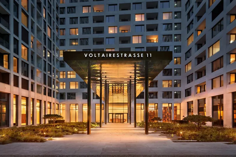 Exklusive 2-Zimmer-Wohnung mit Balkon und EBK in Berlin — photo 1